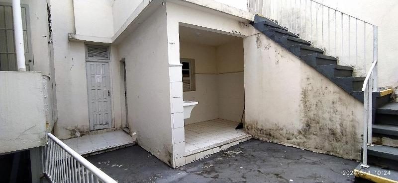 Otima casa de 4 dormitorios a Venda em Jucutuquara.